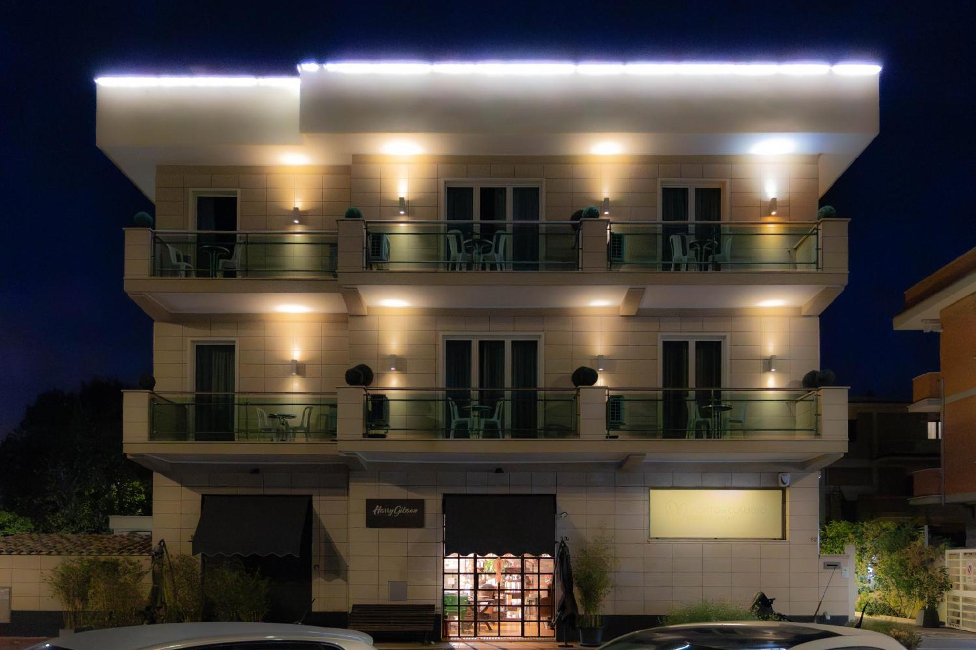 ปอร์โต ดิ เคลาดิโอ Hotel ฟิวมิชีโน ภายนอก รูปภาพ